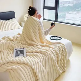 Battaniyeler Monokrom Kalınlaştırılmış Peluş Kapak Battaniyesi Basit Ev Yatak Odası Işık Lüks Sıcak Ofis Kanepe Leisure