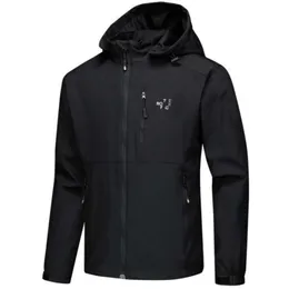 Плюс размер 4xl Men Jacket Outdoor Новые ветропроницаемые и водонепроницаемые куртки для мужчин с капюшоном для альпинизма Туризм мягкие оболочки для мужчин
