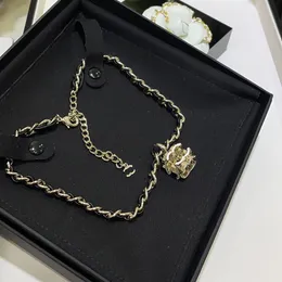 Lyxdesigner varumärke brev hänge halsband kedja 18k guld pläterat koppar material hög kvalitet tröja halsband män kvinnor bröllop jewerlry