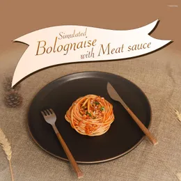 Fiori decorativi pasta gamberi simulato salsa bolognatse verdure realistiche verdure modelli pasta festa