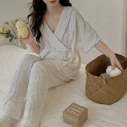 Sleep Lounge Sommer Dünne Mutterschaftspflege-Pyjama-Set mit losen Fütterungspyjama, die über V-Ausschnitt für schwangere Frauen und Nachtkleidung D240517 übertragen werden