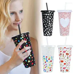 Tumblers Colore che cambia tazze da caffè ghiacciato con coperchio Colore riutilizzabile di plastica magica Acqua fredda Funny Cuore tazza