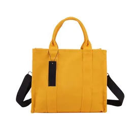 Tasarımcı Çanta Tote Çanta Ünlü Tasarımcı Serin Pratik Kapasite Büyük Kapasite Düz Çapraz Omuz Çanta Kadınlar Büyük Madeni Para Çanta Crossbody Casual Square112