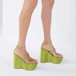 2024 Yuvarlak Moda Kadınlar Sandalet Baş Kafası Kalın Alt Yamaç Topuk Platform Pin Toka Açık Toe Party Balo Tatlı Stil Sandal Fahion Kadınlar '6 D D06B 0B