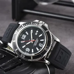 AAA Breitl Wrist Watches for Men Navitimer Mens 1884 Relógios Três agulhas Quartz Assista de alta qualidade de alta qualidade Calendário de relógio de luxo FU 2544