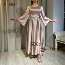 パーティードレスViisher Saudi Arabic Evening Lengeveve v Neck Daped Satin Dubai Prom Dress Ankle Length Gowns