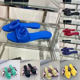 Luxe Kadın Claquette Tasarımcı Sandaletler İçin Bayan Bayanlar Moda Mektupları Lüks Slaytlar Kaydırıcıları Yaz Plaj Ayakkabıları 2024 Mule Sandles Terlik
