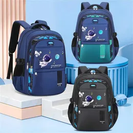 Mochilas de mochila de grande capacidade para meninos e meninas desenho animado Astonaut Backpack Youth Backpack Backpack Primary School Personalizado D240516