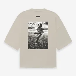 新到着24SS USAプラスサイズのサッカースター写真プリント小さなシリコーンラベルティーメンTシャツ春夏女性特大ストリートスケートボードカジュアルコットンTシャツ0516