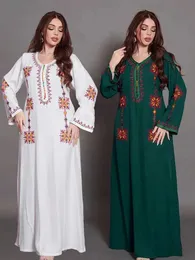 Ubranie etniczne Elegancka haft muzułmańska sukienka dla kobiet Jalabiya Abaya Ramadan Długie sukienki Abayas Woman Kimono Robe Marokan Caftan Vestidos T240515