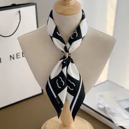Lettera di design Silk avvolge piccoli vestiti abbinati per le sciarpe morbide durag durag variabile bandanas maestro per accessori e regalo