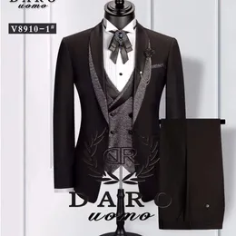 Classi British Wedding Tuxedos Groom Wear Mens Sumens Slip Fit Slip Lapel Prom Bestman Groomsmen Blazer Designs Pantaloni giubbotto