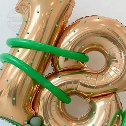 Balões de festa 40pcs Balões de látex verdes com bola de papel alumínio de número de ouro para 16/18/2010/60 de aniversário de aniversário das decorações de festa verde