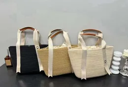 Дизайнерская сумочка Новая летняя корзина овощной корзины соломенная тканая сумка с внутренним аквариумом рука рука размером 30*23 см. Три цвета доступны высококачественные несколько простых хлосов
