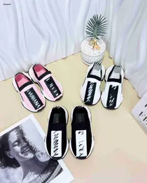 Top Kids Shoes Designer Baby Sneakers Größe 26-35 einschließlich Kisten Slip-on Girls Boys Schuh 10. Dezember 10