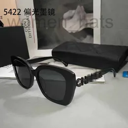 Sonnenbrille Designer Li Nian: Das gleiche CH kleine duftende Buchstabe Bohrer Bein Katze Auge weibliche Netz Rot Polarisierung 5422b EQS3