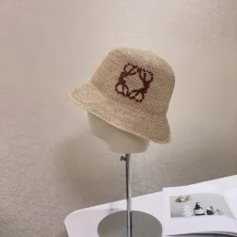 ラブバケツハットカジュアルユニセックスラグジュアリーキャップデザイナーリバーシブルバイザーキャップ夏のデザイナー女性のための夏のデザイナー帽子のバケーションビーチハット編み織り麦わら帽子