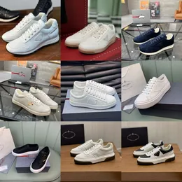 24 Nya designerskor Mensskor Klassiska casual Womens Sneakers Läder Nylon Black Outdoor Trainers Luxury Sport Man Shoes Americas Cup Fashion Running Mesh Shoe