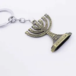 Keychains Lanyards Vintage Candlestick Hanukka Schlüsselkette Männer Frauen JeoMorah Schlüsselschains auf Bag Car Trinket Judentum Chanukah Schmuckparty Geschenk Y240510