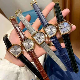 Designer clássico quente assistir Gift Lady Lady Leather Watch Band Vintage Quartz Movement Marcadores Roman Roman Watch Luxury Watches Women's Watch