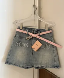 Miu mavi kadın denim etek elbise seksi mini etekler yaz patchwork nakış etekleri kadın dine şort, bel kemeri ile kot pantolon siyah yazlık günlük jean şort