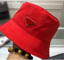 Cappello da secchio in nylon di lusso per uomini e donne designer di alta qualità da donna da uomo primavera estate colorato in pelle rossa cappelli da sole in metallo nuovo pescatore