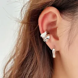 Silvology 925 Sterling Silber Single Unregels -Clip -Ohrringe für Frauen Statement Keine durchbohrten Ohren Ohrringe Übertreibungsschmuck 240516