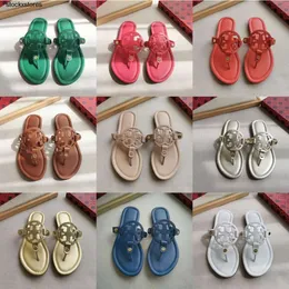 New Summer Designer TB Tor Sandal Womens Slippers Toe Clip Miller Color Matching Cow Leather Womens Round Button Sandals Luxury Flip Flops Sandalen