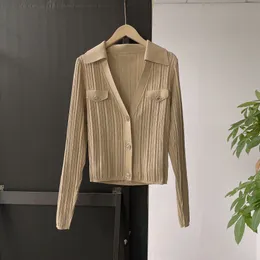 サンドロ/アボカドグリーンニットトップウィメンズスリムフィットVネックスタイルのセーター
