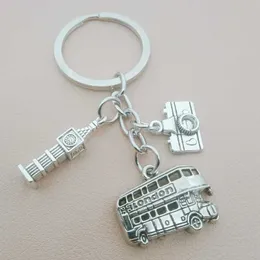 Keychains Lanyards 1 London Keychain Big Ben Keychain London Bus Amulett mit Kamera Britisch -Traveller Geschenk Y240510