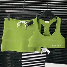 Yeşil Örgü Tanklar Etek Kadınlar Lüks Tasarımcı Sportif Knits Yaz Yoga Örgü Tank Top Günlük Günlük Singlets Shirts Drawstring Tasarım Etek Kıyafetleri