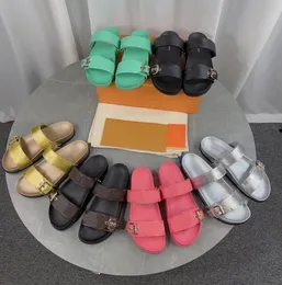 Bom Dia Flat Comfort Mule Designer Klasik Unisex Yaz Tuval Ayakkabı Moda Lüks Plaj Sandalet Tokası Kalın Sole Erkekler Kadınlar Konfor Düz Silde Hook Döngü Slaytlar