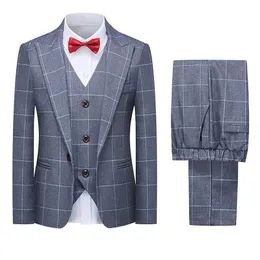Suits Boys Slim Fit Gri Ekose Takım Seti Çocuklar Blazer Yelek Pantolon Bowtie Kıyafet Çocuk Düğün Doğum Fotoğrafçılık Performans Kostümü Y240516