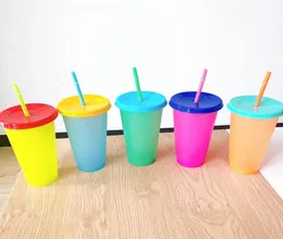 700ml Renk Değiştirme Bardakları Sihirli Plastik İçme Tumblers Kupa Kapak Siparişi Sipariş Renkleri Yeniden Kullanılabilir Soğuk İçecekler Su Şişesi Kahve 4506200