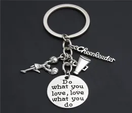 10pccheerLeader Keychain Drużyna Charms Keyring Teenager Gift Breychainslanyards Upuść biżuterię E20346136593