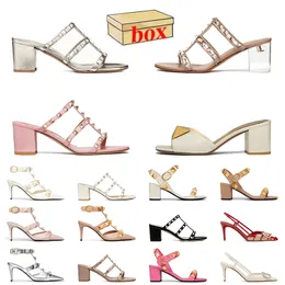 Med boxdesigner sandaler kvinnor plattform läder kilar kilar klack pumpar glider lyxiga höga klackar nitspetsade loafers lady sexig slingback silver svart rosa röd sandal