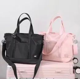 Luxus-Designer-Marken Black Pink Einkaufstaschen Frauen Briefe wasserdichte Freizeit-Reisetasche große Kapazität Nylon Mommy Tote 37-27-13 cm