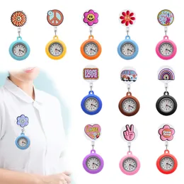 Charms tema för fred 2 16 Clip Pocket Watches Brosch Quartz Movement Stetoscope utdragbar FOB -klock Sile Lapel sjuksköterska med andra H otbeu