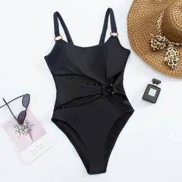 Damskie stroje kąpielowe seksowne zawieszenie Monokini Monokini Kobiet Swimsuit 2024 Solid Kolor Slevele BEDEELED OUT Pierścień Pierście