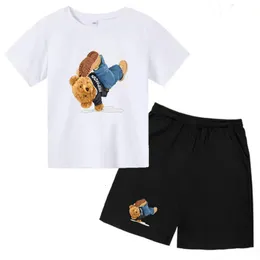 T-shirt con boygirl con stampa invertita per auto da orso divertimento per bambini a 2 pezzi Summer Baby Bambino carino Atheleisure Abito per età 3-14 240517