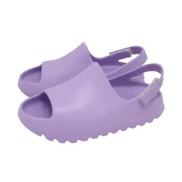 2024 Summer Kids Slippers de coco Fish boca praia praia externa fora saco de bolsa não deslizamento Sapateiros de designer de bebês de salto para bebês