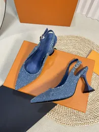 Top -Qualität Modedesigner Sandalen lässig flache Absatzhalle Hängende Gurte Leinwand gedruckt bequem 0908
