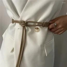 Bälten Creative Pu For Woman Knot Style Winter Coat kjol Vackra kläder Tillbehör