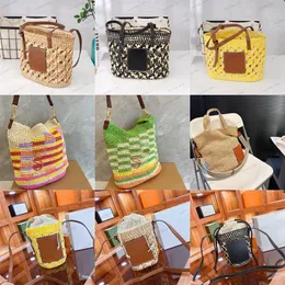 Sacchetti di paglia raffa Designer di erba anagram basket spallo spalma piegatura del carattere tote tote weave woman uomini weekend da viaggio estate frizione da cofano da spiaggia da esterno