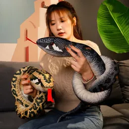 Große Größe Simulierte Python Schlange Plüsch Spielzeuggigant Boa Cobra Lange gefüllte Schlange Plushie Kissen Kinder Jungen Geschenk Home Dekoration 240507