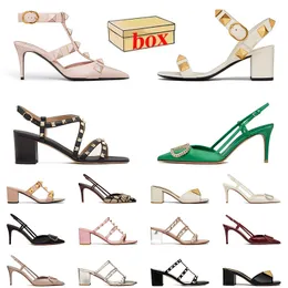 Modedesigner höga klackar sandaler lady sexig nit pekade med låda glider lyxiga kvinnor läderplattform kilar klack pumpar loafers slingback manual rosa sandale