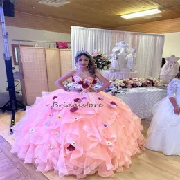 Luxury Pink Princess Quinceanera klänningar med 3D -blommor Elegant älskling Bollklänning Tiered Ruffle Sweet 16 Birtyhday Dress 2024 Pageant Vestido de XV debutante