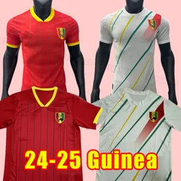 24 25 New Guinee National Team Fã Jerseys Guins Camano Kante Traore Home e Guiné Red White 2024 2025 Camisa de futebol uniforme