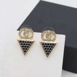 689904 gemischte einfache goldplattierte Silber Luxusmarken Designer Briefe Briefe Geometrische berühmte Frauen runden Strass -Strass -Pearl -Ohrring -Hochzeitsfeier Diamant