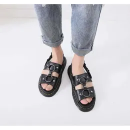 Belt solid rom spänne sandaler s färg sommar kvinnor skor platt låg häl öppen tå grunt pumpar avslappnad stor storlek chaussures femme sandal sko pump caual chauure d 7532